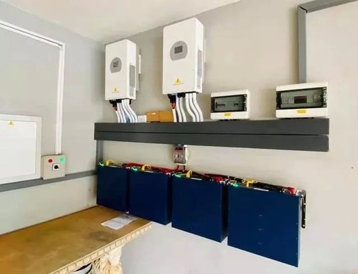 Inversor híbrido Deye de 10kw de salida en tres fases para el sistema eléctrico solar híbrido 380v